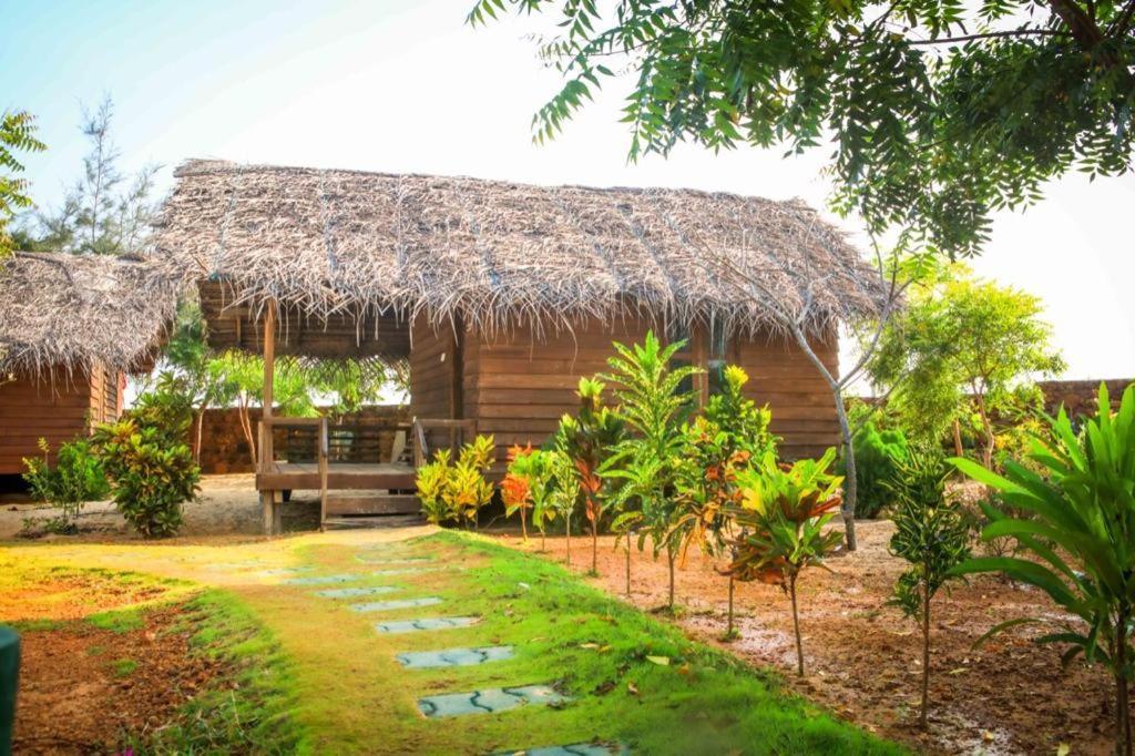 Whisky Point Surf Cabana Arugam Bay Bagian luar foto